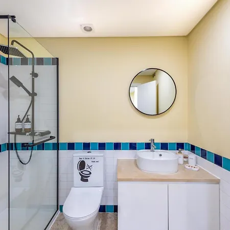Apartment Exclusive In Walk To *