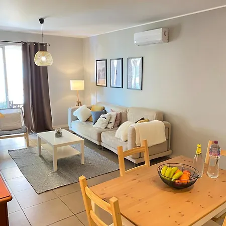 Exclusive In Walk To Appartement