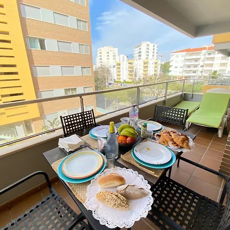Exclusive In Walk To Quarteira