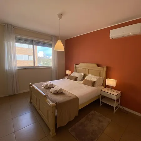 Exclusive In Walk To Appartement Quarteira