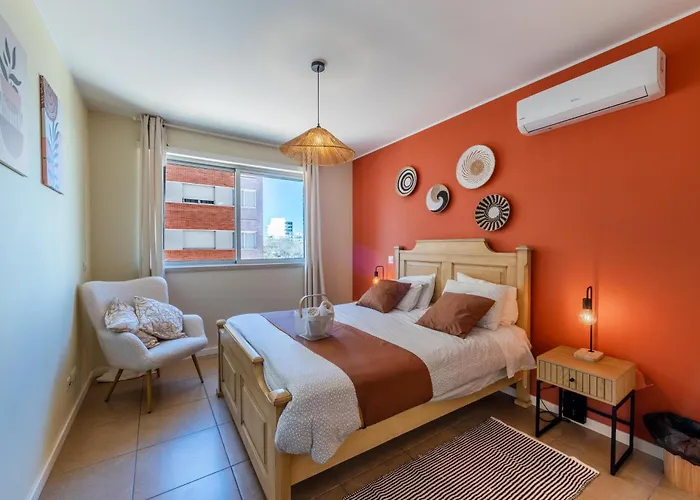 Exclusive In Walk To Quarteira