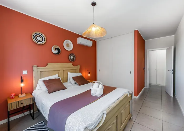 Exclusive In Walk To Lägenhet Quarteira