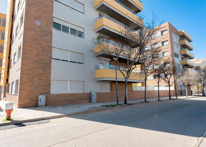 Exclusive In Walk To * Quarteira